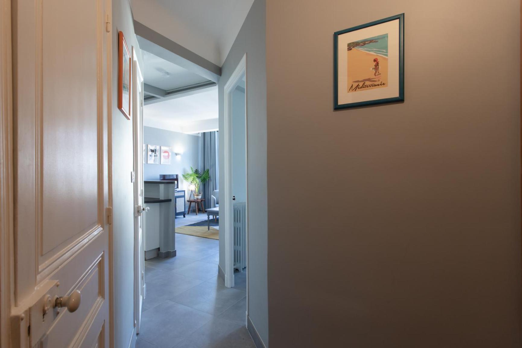 L12 Port Window 1bedroom Wifi 5mins & Nice's Cap Apartamento