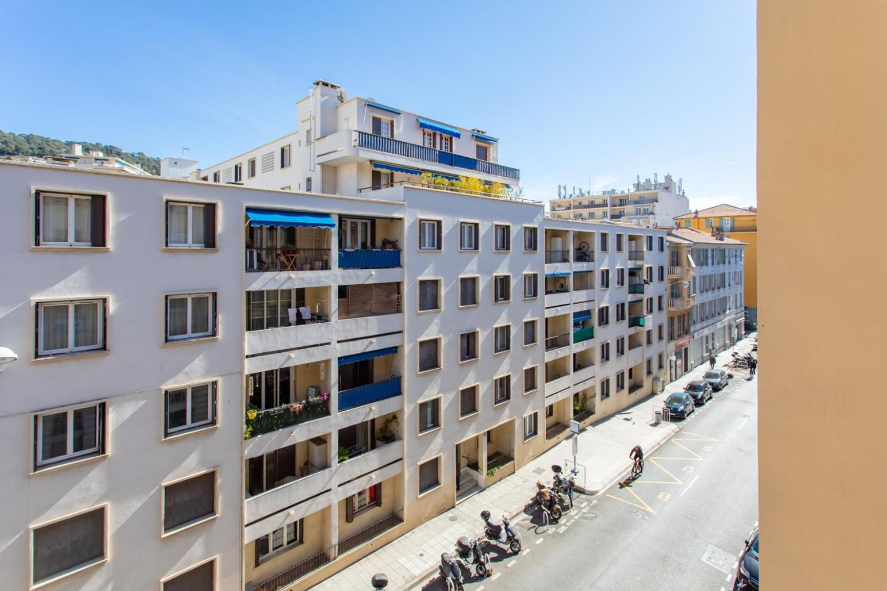 Apartamento L12 Port Window 1bedroom Wifi 5mins & Nice's Cap Niza