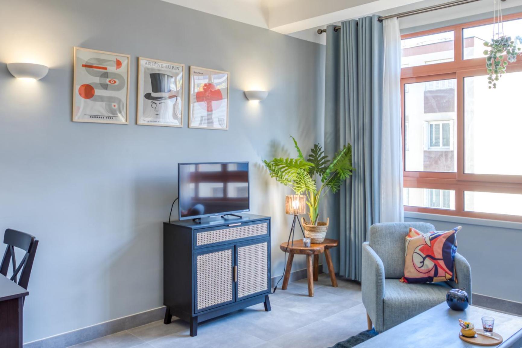 L12 Port Window 1bedroom Wifi 5mins & Nice's Cap Apartment Nizza